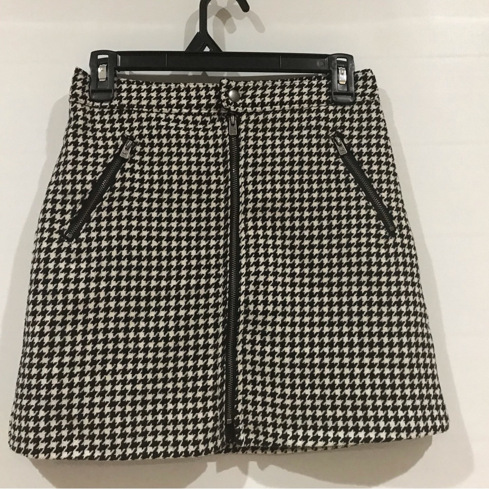 Hollister Black and White Mini Skirt
